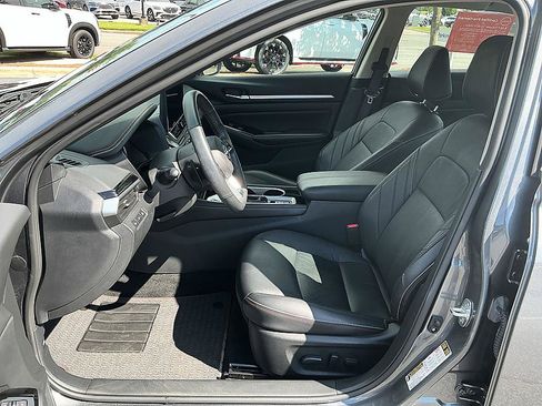 Certified 2024 Nissan Altima 2.5 SR w/ SR Premium Package AWD/4WD image 12