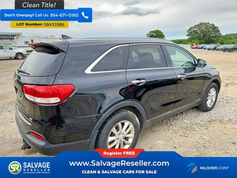 Used 2016 Kia Sorento LX AWD/4WD image 4