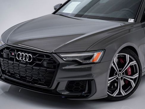 Used 2024 Audi S6 Premium Plus w/ Premium Plus Package image 4