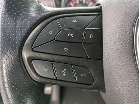 Used 2022 Dodge Challenger SXT w/ Driver Convenience Group image 11