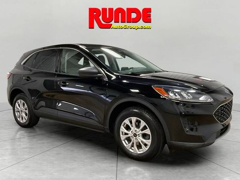 Used 2022 Ford Escape SE w/ Cold Weather Package image 1
