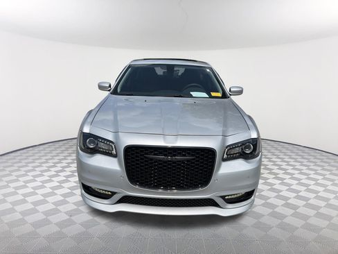 Used 2023 Chrysler 300 Touring L w/ Popular Equipment Group RWD image 9