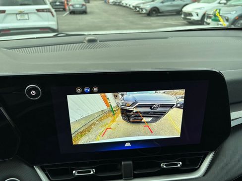 Used 2025 Chevrolet Equinox LT image 17