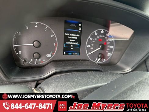 Used 2024 Toyota Corolla Cross LE image 4