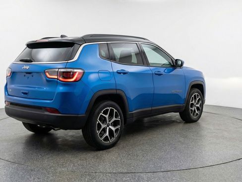 Used 2025 Jeep Compass Limited image 9