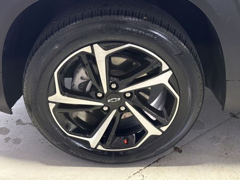 Used 2023 Chevrolet TrailBlazer RS w/ Sun and Liftgate Package AWD/4WD image 17