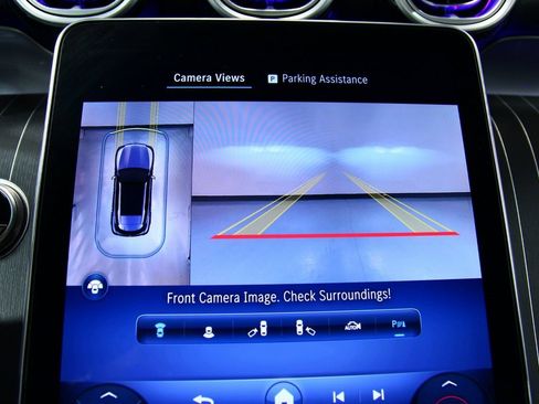 Used 2025 Mercedes-Benz GLC 300 4MATIC image 10