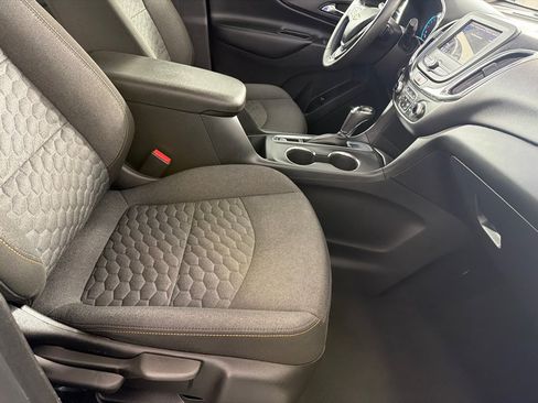 Used 2019 Chevrolet Equinox LT w/ Driver Convenience Package FWD image 24