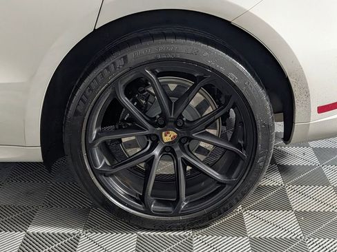 Used 2024 Porsche Macan GTS image 12