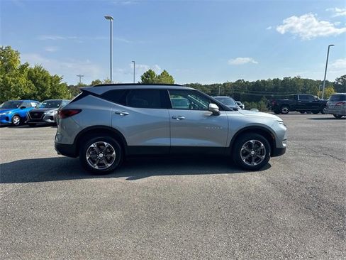 Used 2025 Chevrolet Blazer LT w/ Convenience Package image 3