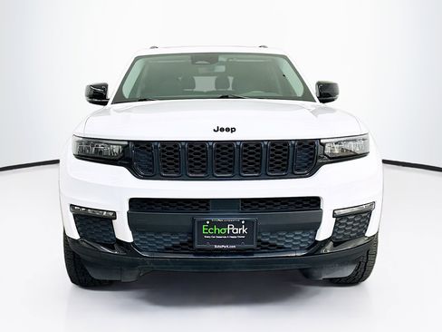 Used 2023 Jeep Grand Cherokee L Limited w/ Black Appearance Package AWD/4WD image 2