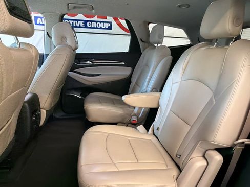 Used 2018 Buick Enclave Essence FWD image 18