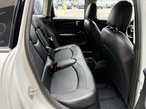 Used 2018 MINI Cooper 4-Door Hardtop FWD image 16