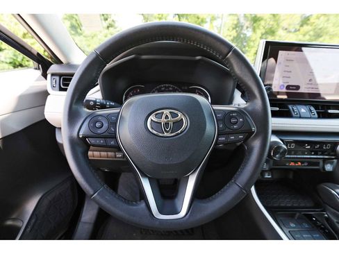 Used 2023 Toyota RAV4 XLE Premium FWD image 12