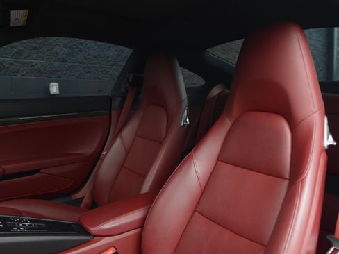 Used 2018 Porsche 911 Carrera GTS RWD image 5