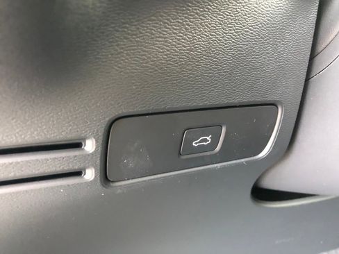 New 2026 Volvo XC40 B5 Ultra w/ Protection Package Premier image 13