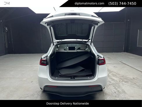 Used 2023 Tesla Model Y Long Range image 39