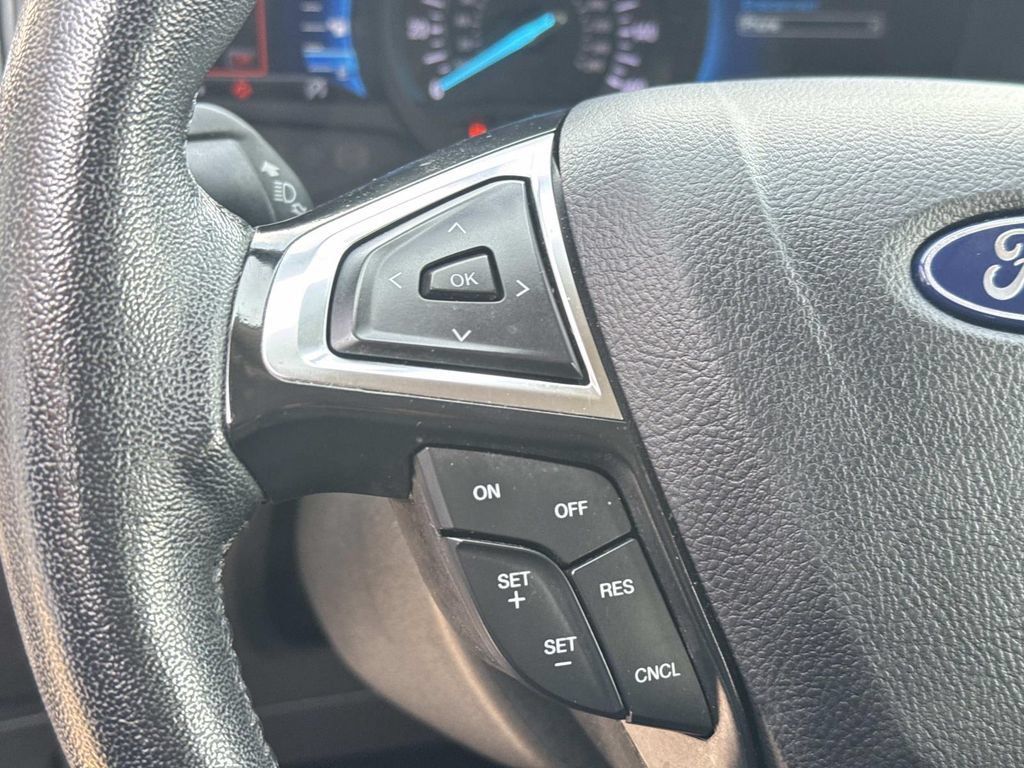Used 2024 Ford Edge SEL AWD/4WD image 23
