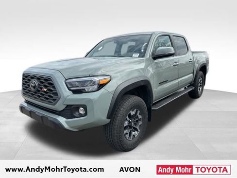 Used 2023 Toyota Tacoma TRD Off-Road w/ TRD Premium Off Road Package image 4
