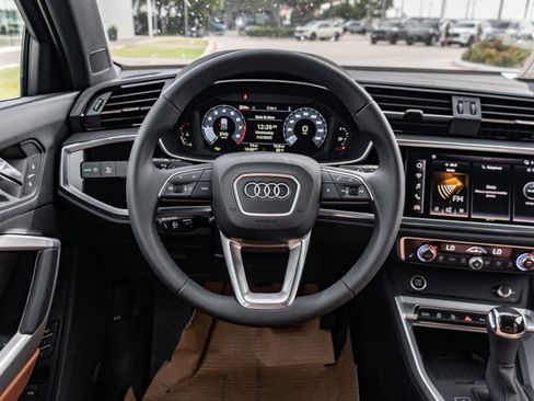 Certified 2025 Audi Q3 2.0T Premium image 18