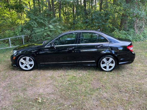 Used 2011 Mercedes-Benz C 300 Luxury image 24
