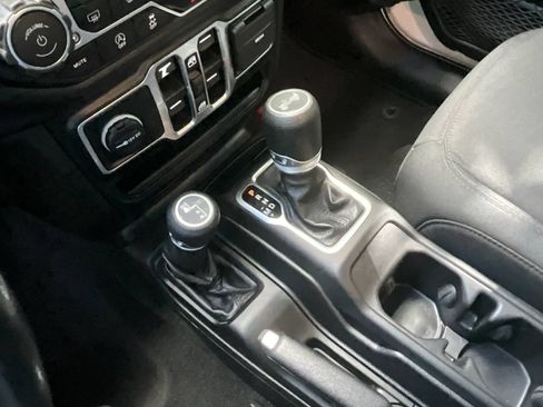Used 2021 Jeep Wrangler Unlimited Sport AWD/4WD image 23