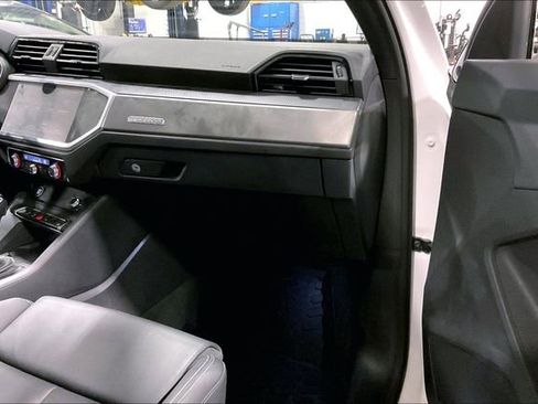 Certified 2025 Audi Q3 2.0T Premium w/ Convenience Package image 16