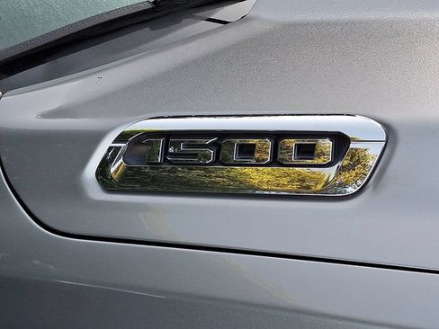 Used 2019 RAM 1500 Big Horn AWD/4WD image 7