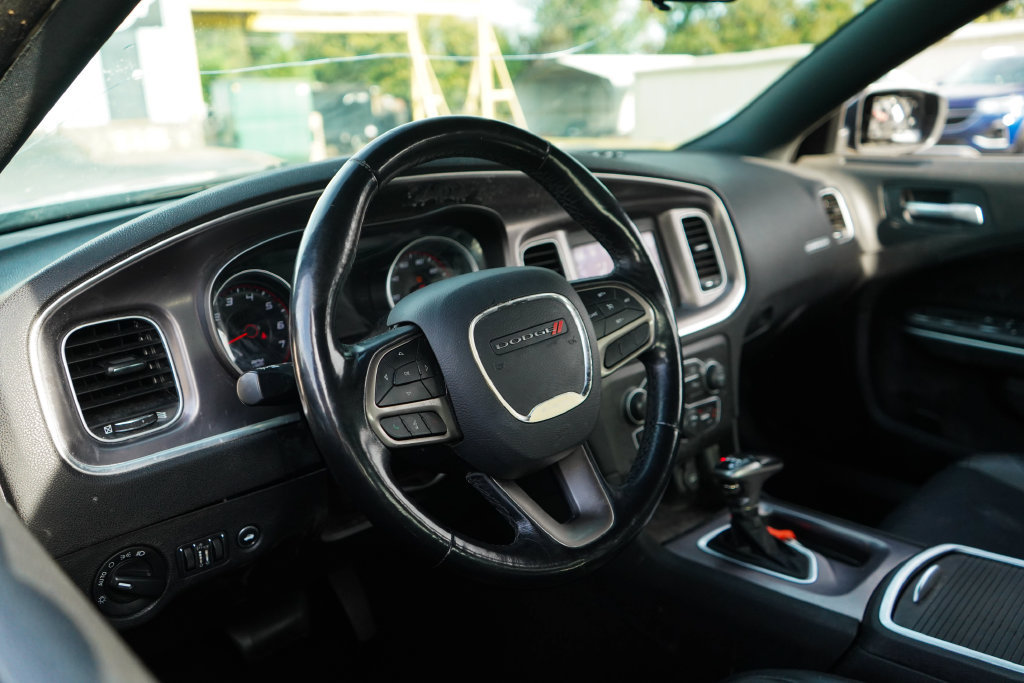 Used 2021 Dodge Charger SXT w/ Leather Interior Group RWD image 6