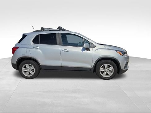 Used 2021 Chevrolet Trax LT FWD image 5