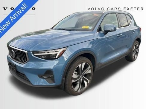 Used 2025 Volvo XC40 B5 Ultra w/ Climate Package AWD/4WD image 1