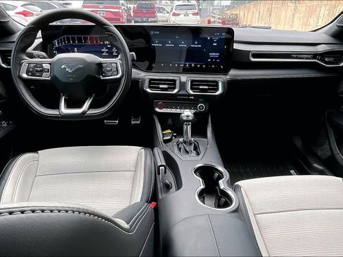 Used 2025 Ford Mustang GT Premium w/ GT Performance Package RWD image 16