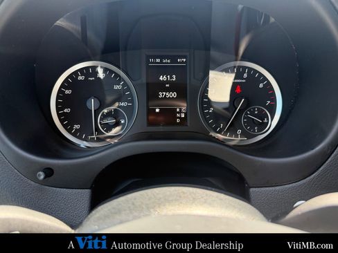 Used 2023 Mercedes-Benz Metris image 27