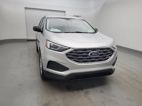 Used 2019 Ford Edge SE FWD image 14