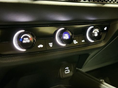 Used 2024 Honda HR-V Sport image 16