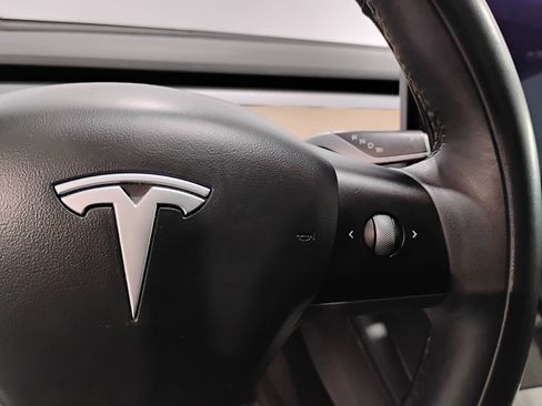 Used 2021 Tesla Model Y 2WD image 71