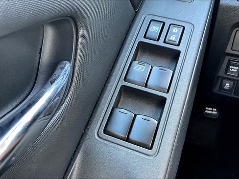 Used 2022 Nissan Frontier SV image 34