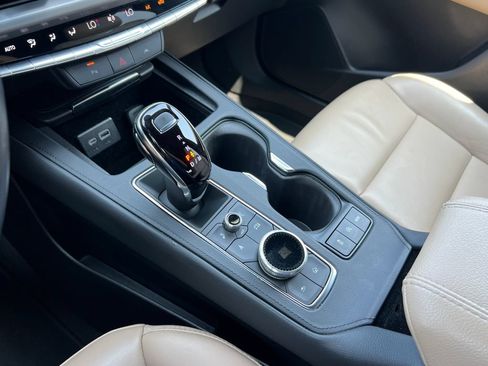 Used 2025 Cadillac XT4 Premium Luxury FWD image 45