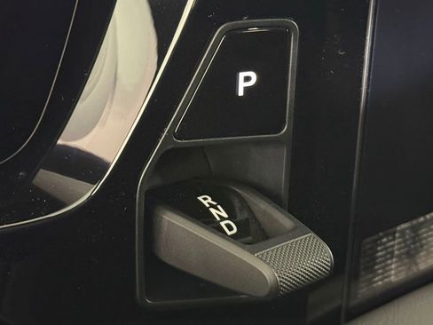 New 2025 Porsche Macan 4 Electric image 37