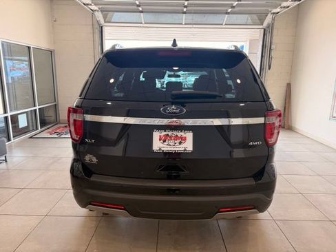 Used 2019 Ford Explorer XLT AWD/4WD image 5