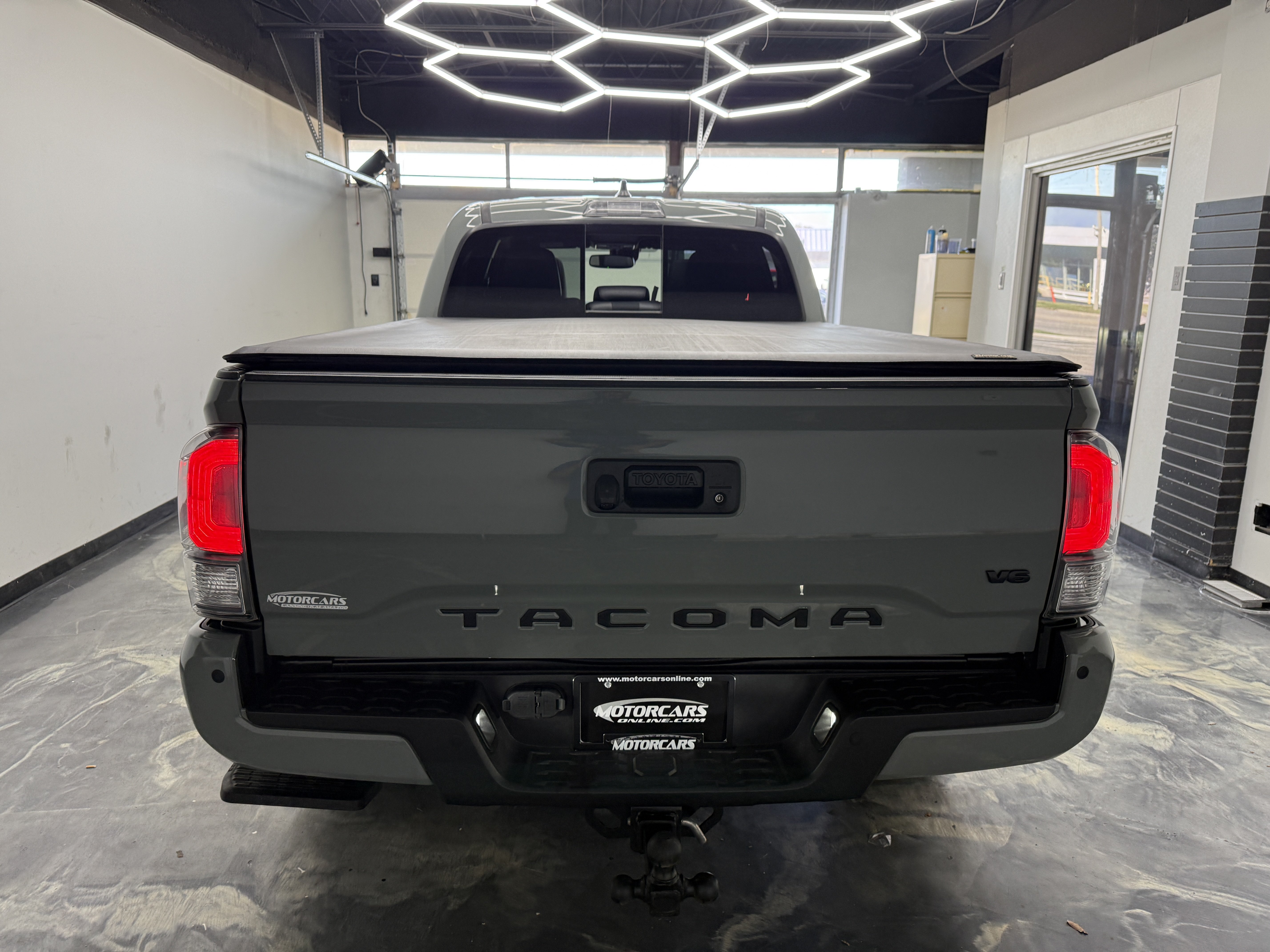 Used 2023 Toyota Tacoma TRD Sport w/ TRD Premium Sport Package AWD/4WD image 4