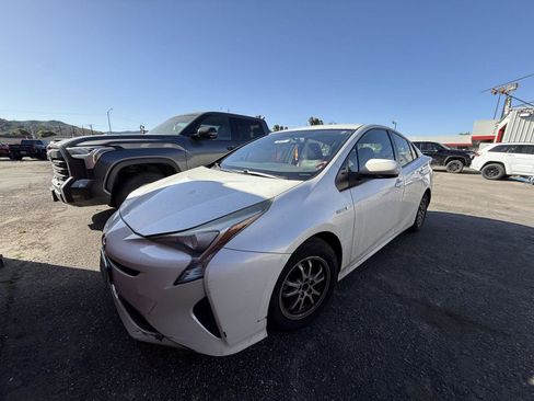 Used 2016 Toyota Prius Two image 3