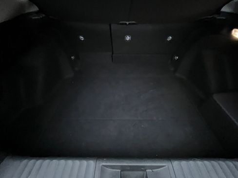 Used 2025 Toyota Prius LE image 31