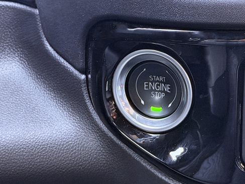 Used 2024 Chevrolet Silverado 1500 ZR2 w/ Technology Package image 20