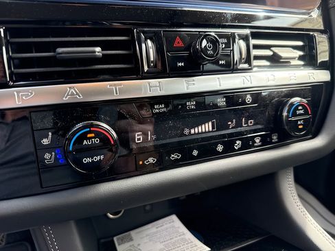New 2026 Nissan Pathfinder Platinum FWD image 18