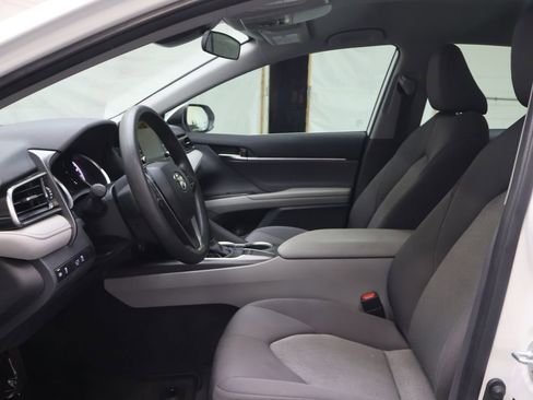 Used 2022 Toyota Camry LE FWD image 17