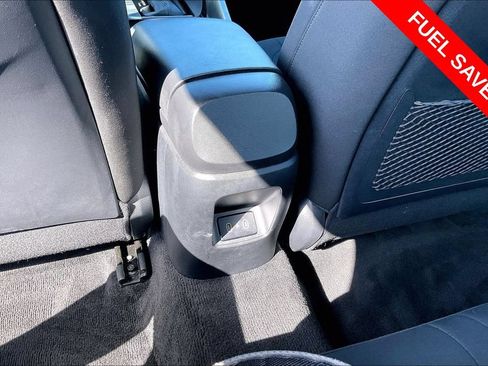 Used 2025 Hyundai Elantra SEL FWD image 34