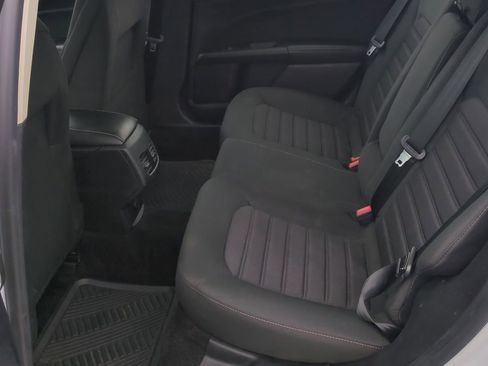 Used 2020 Ford Fusion SE image 18