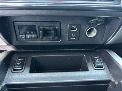 Used 2017 Nissan Titan SL AWD/4WD image 28