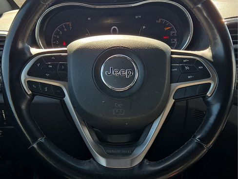Used 2022 Jeep Grand Cherokee Laredo X RWD image 10